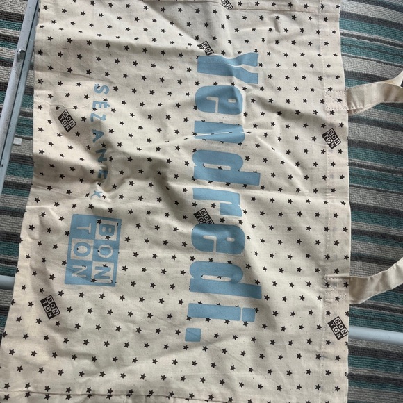 COPY - Brand new Sézane totebag polka dotted with words “Vendredi “. - Picture 8 of 13